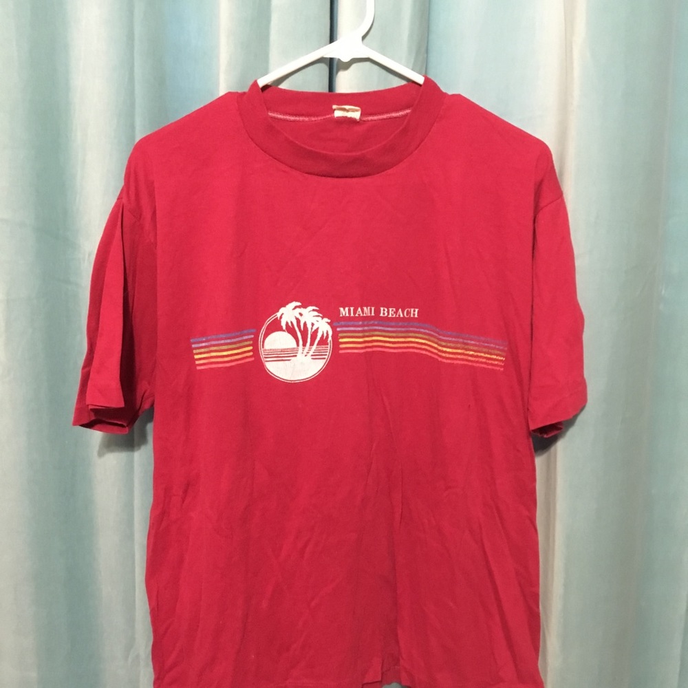 Retro Miami Beach tee.